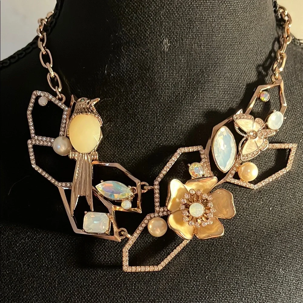 Betsey Johnson Gold Cream Floral Geometric Necklace - Picture 2 of 9